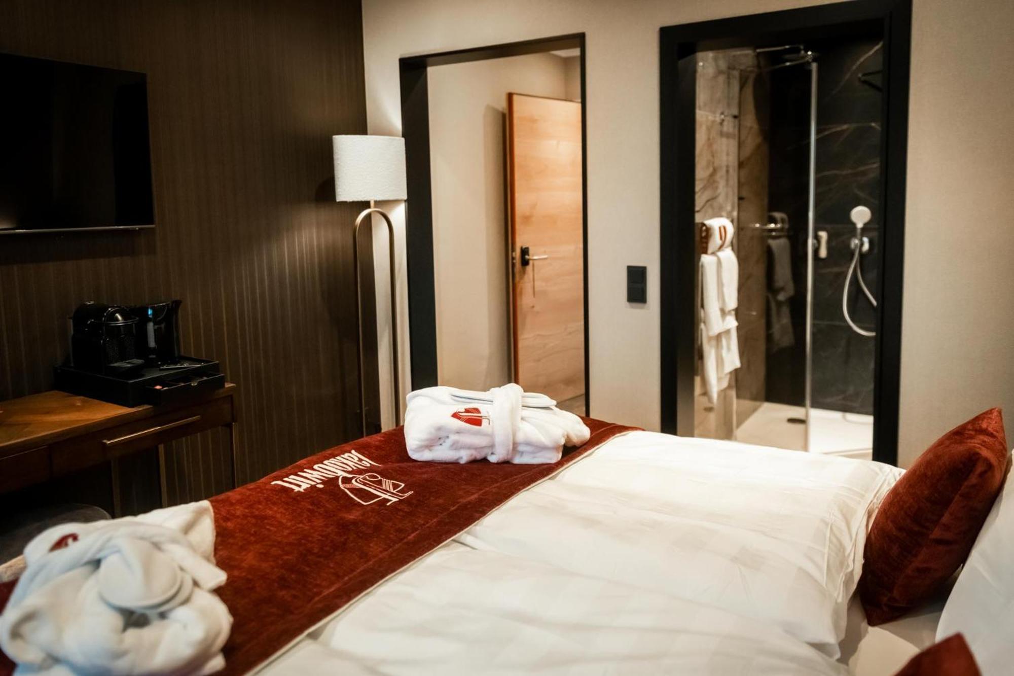 Standard Queen Room,1658754346:JPEG