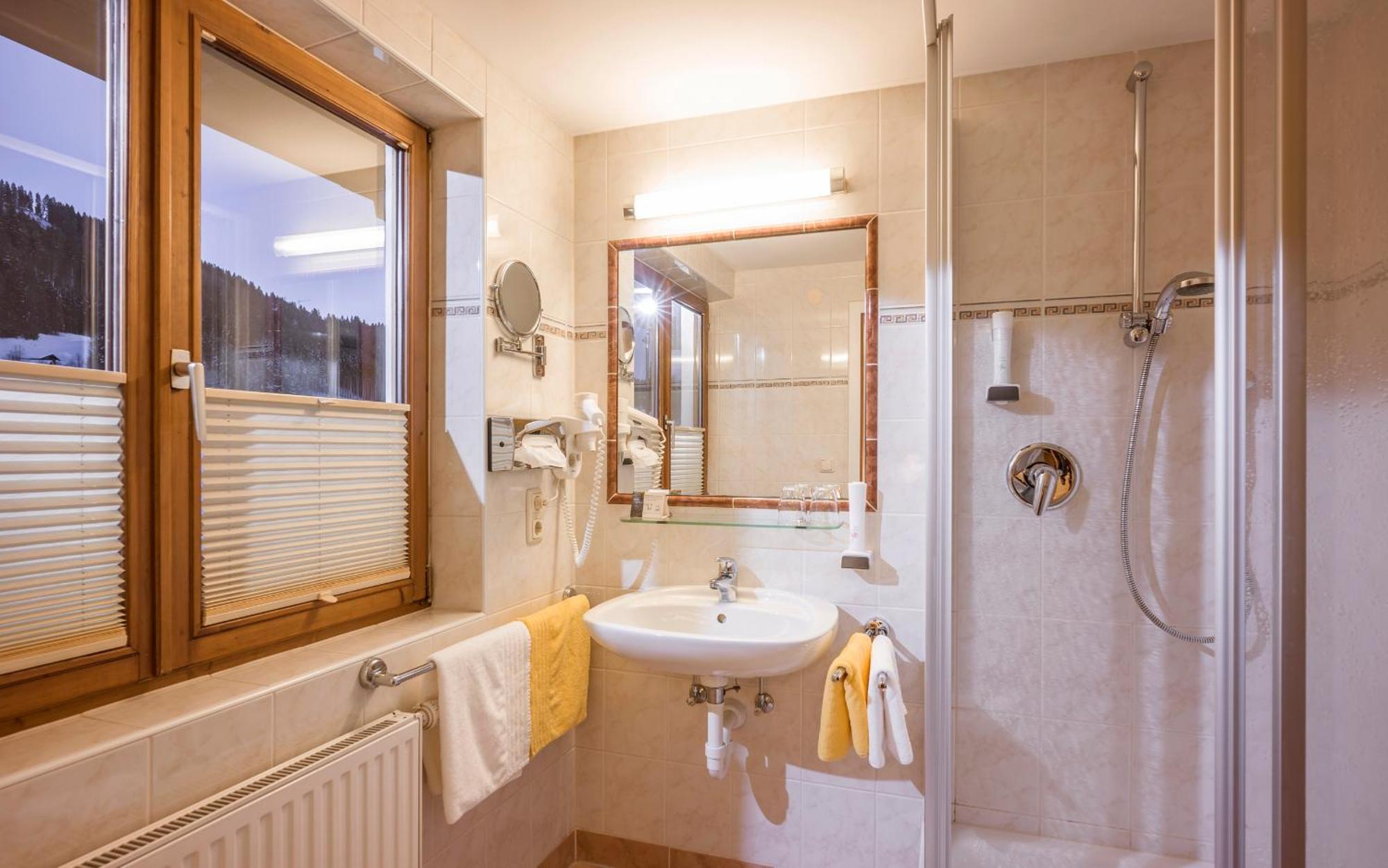 Classic Triple Room,1498717165:JPEG